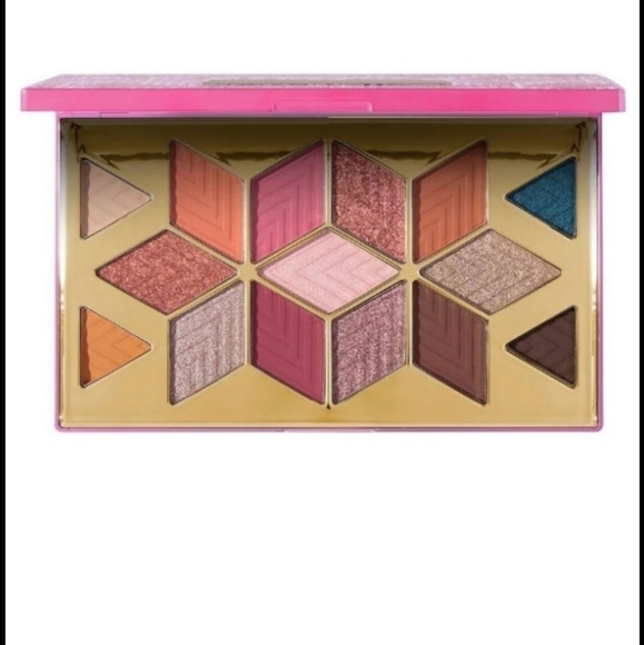 PUR X Barbie Eyeshadow Palette NIB - Picture 1 of 6